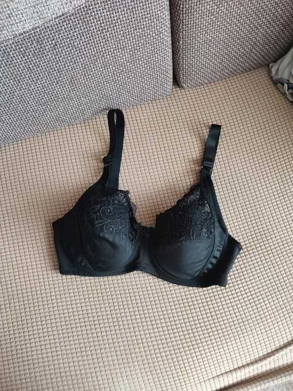 Biustonosz czarny damski 90D