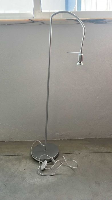 Candeeiro de pé - Cinzento