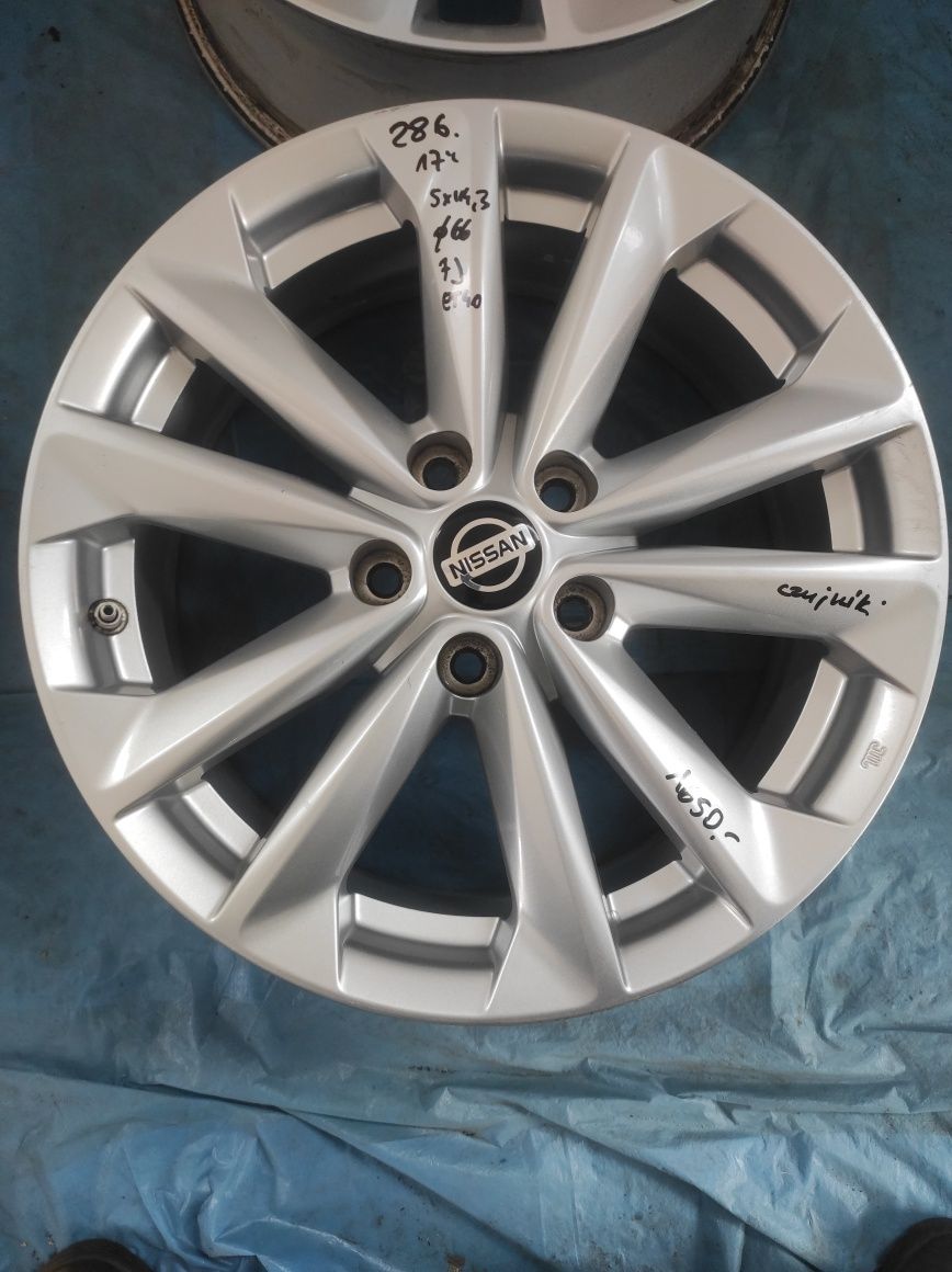 286 Felgi aluminiowe ORYGINAŁ NISSAN R 17 5x114,3 Czujniki Bardzo Ładn