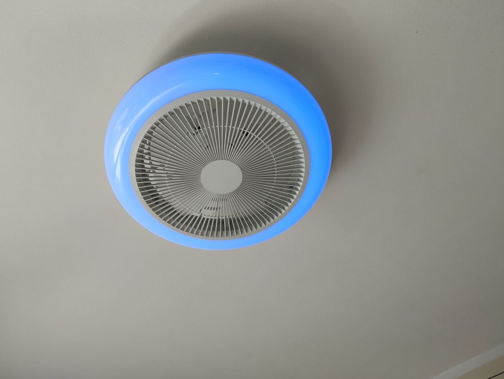 Lampa sufitowa z wentylatorem RGB z pilotem 45 x 15 cm | 1200 lumenów