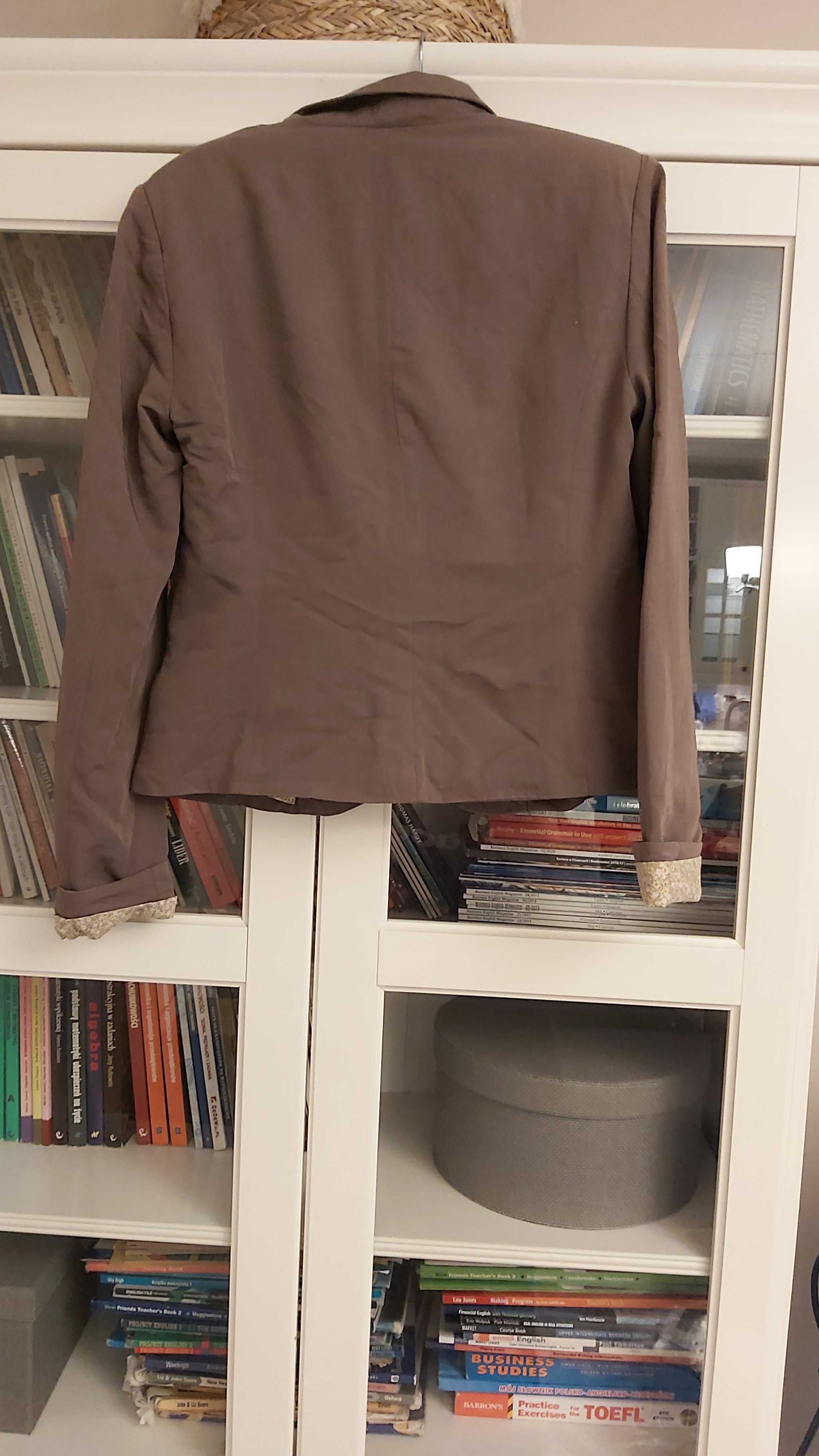 Beżowa marynarka Bershka L