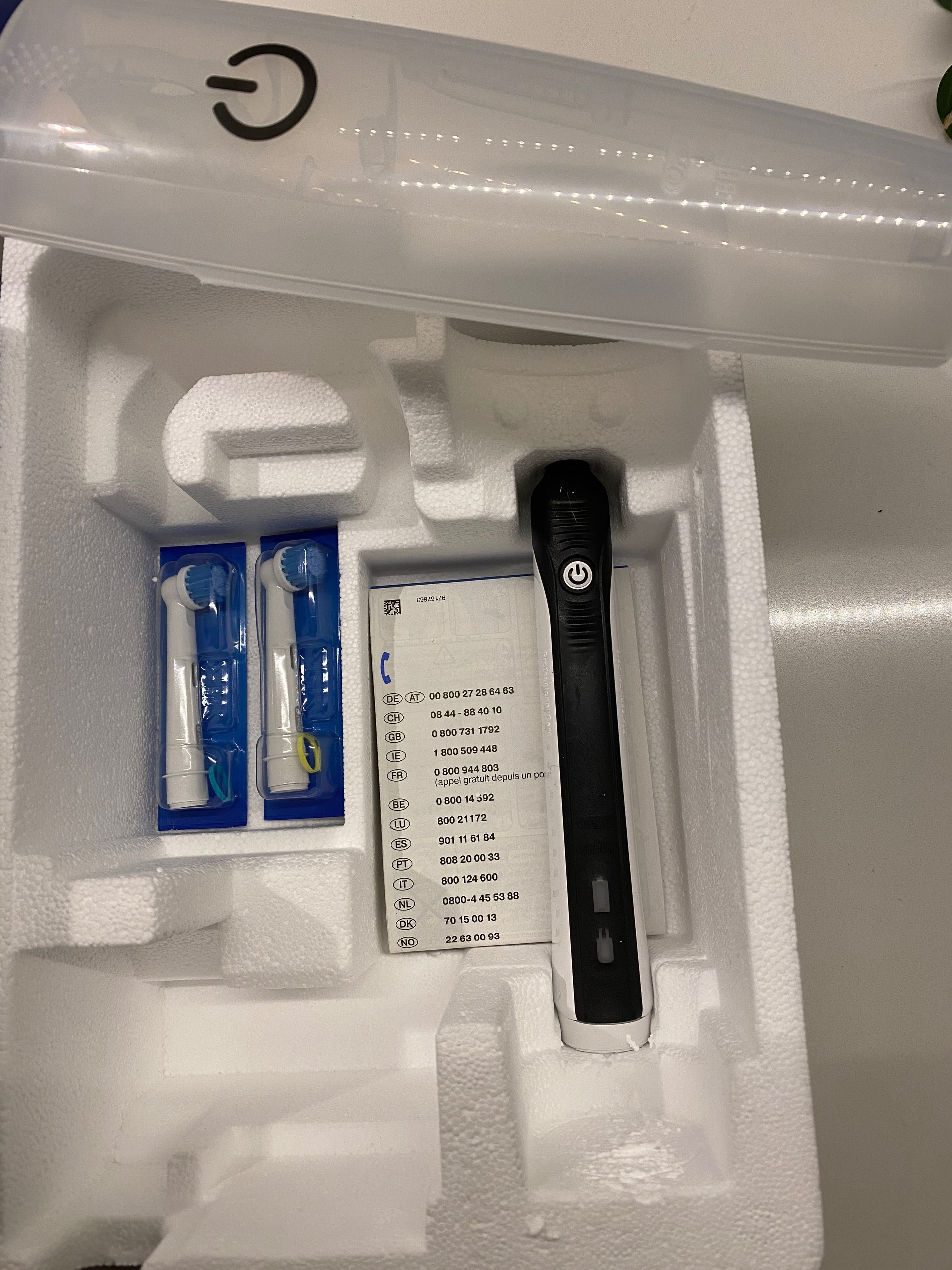 Szczoteczka Elektryczna Oral-B PRO 750 3D Nowa 2-końcówki pokrowiec