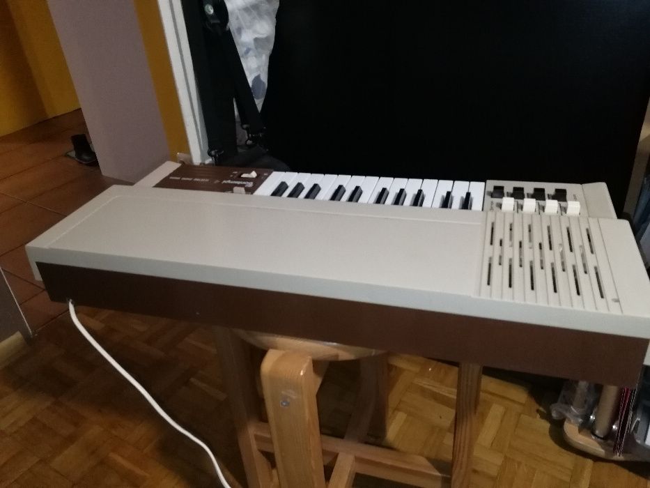 Organy Bontempi B4 , 8 Chord Keyboard Bontempi STARE UNIKATOWE ORGANY