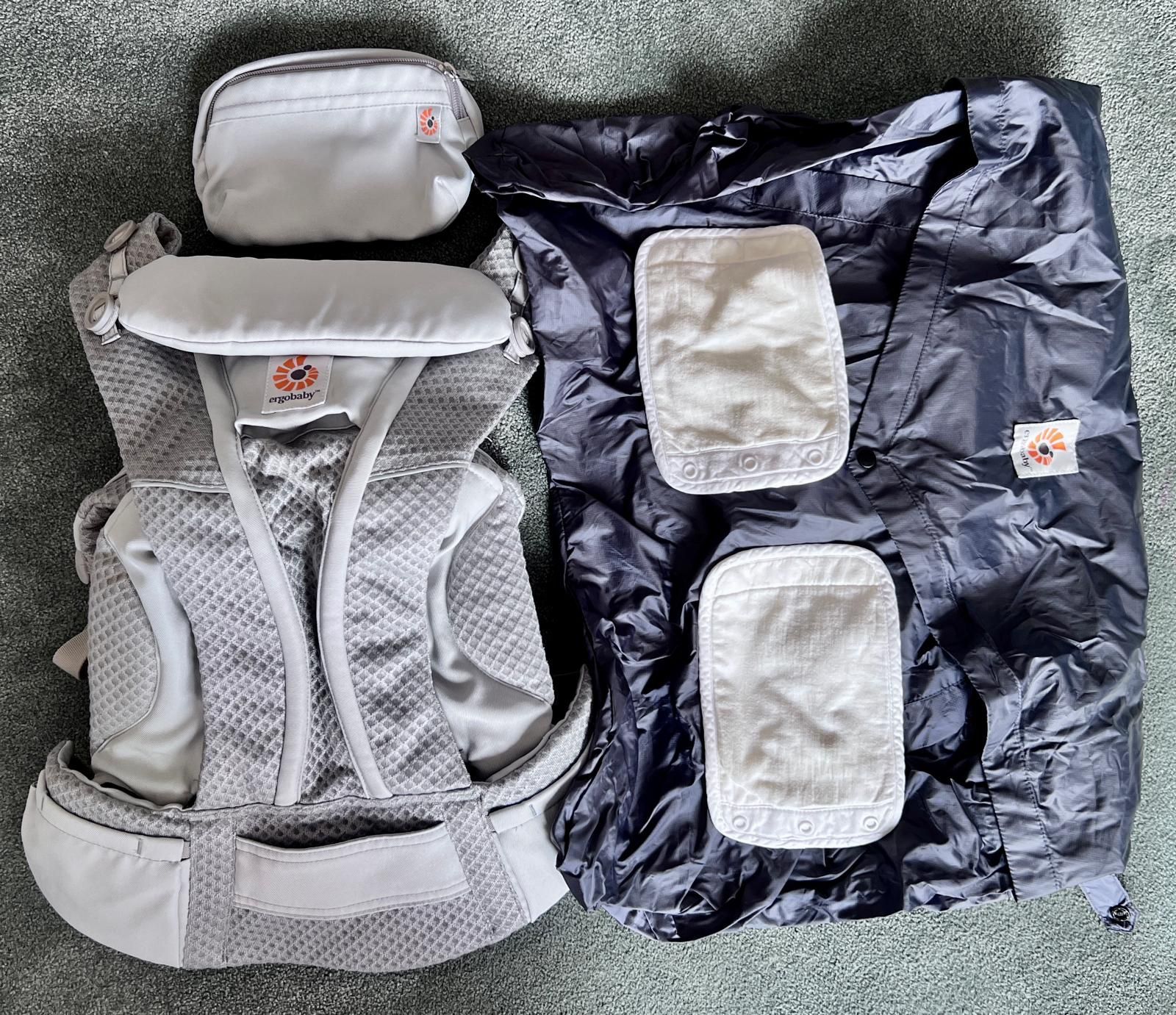 Mochila Ergobaby Omni Breeze 360 com capa de chuva