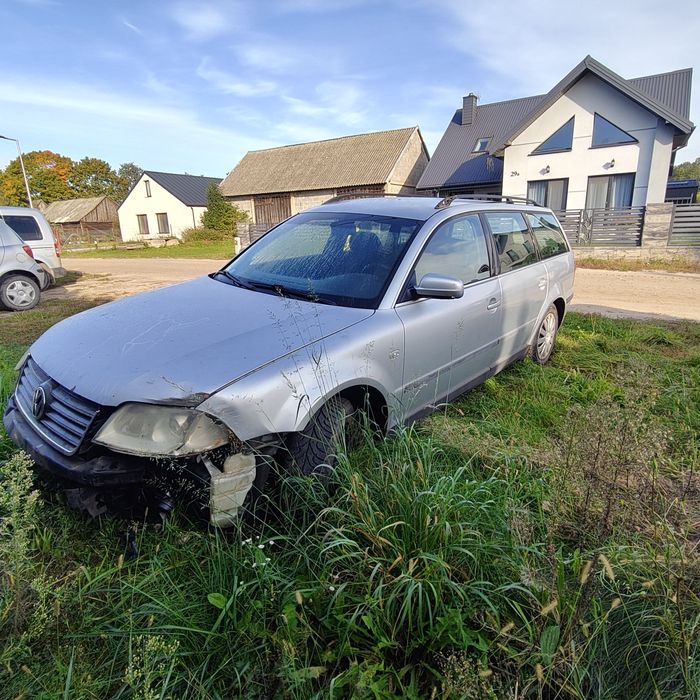 Karoseria drzwi,klapa,Silnik cały passat B5 kombi fl