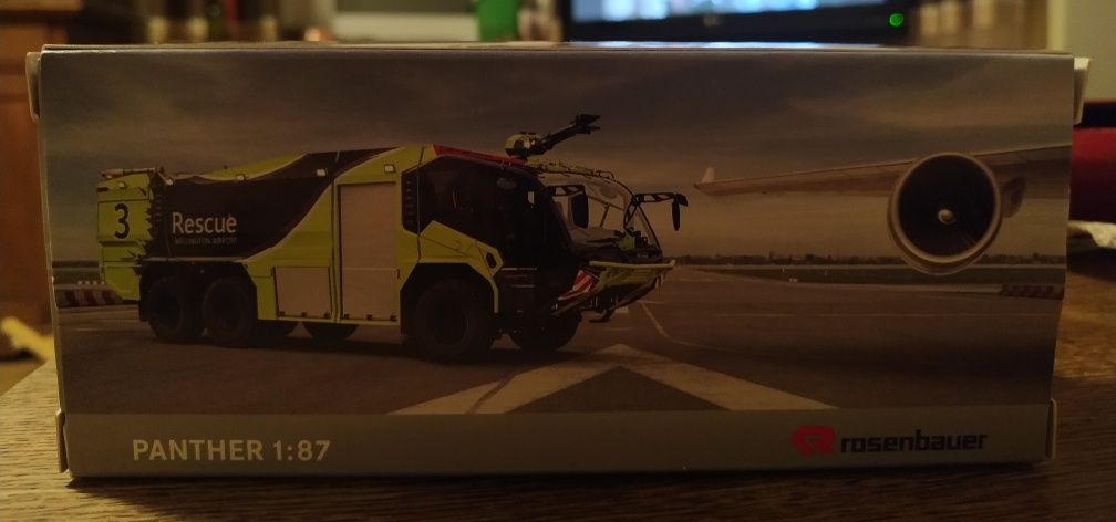 Model kolekcjonerski Rosenbauer Panther 6x6 , 1:87