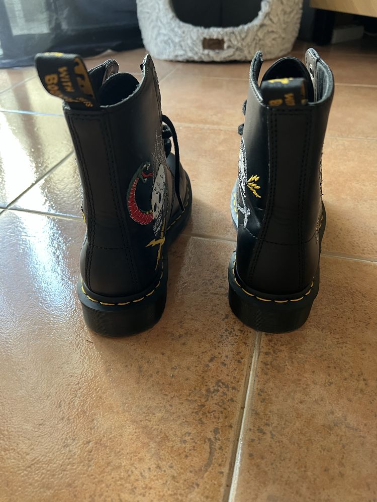 Botas Dr. Martens 1460 caveira -ediçao limitada 37