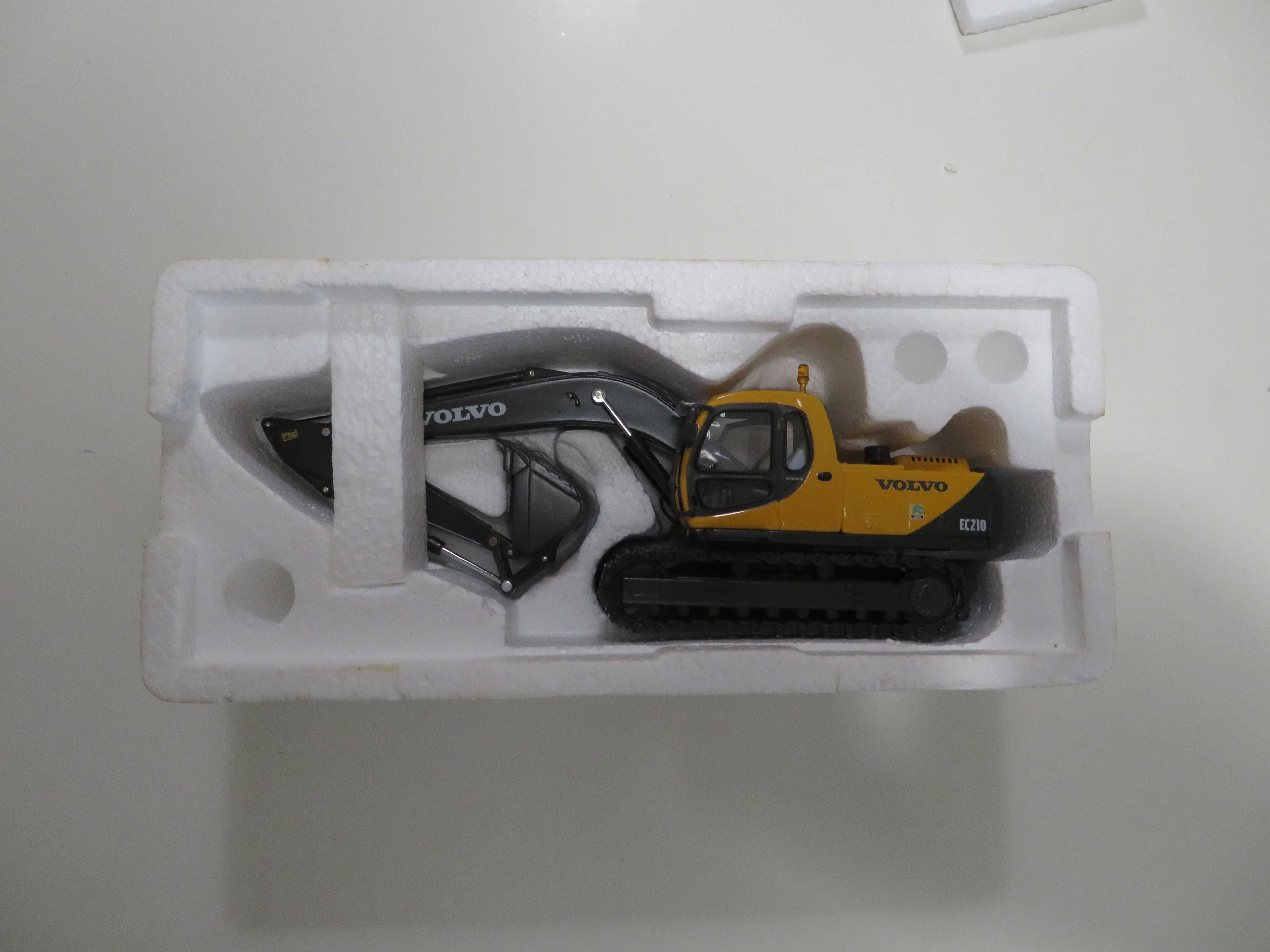 1/50 Volvo EC210 Excavator