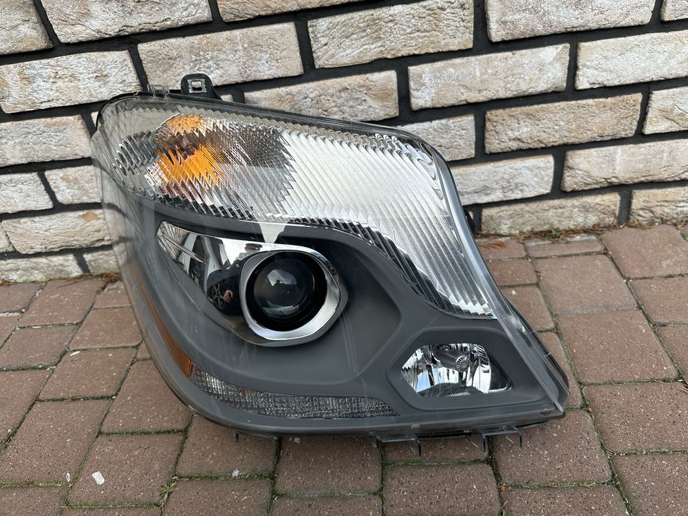 Reflektor Lampa Prawa Bi-XENON Mercedes Sprinter W906 LIFT USA Ideał!