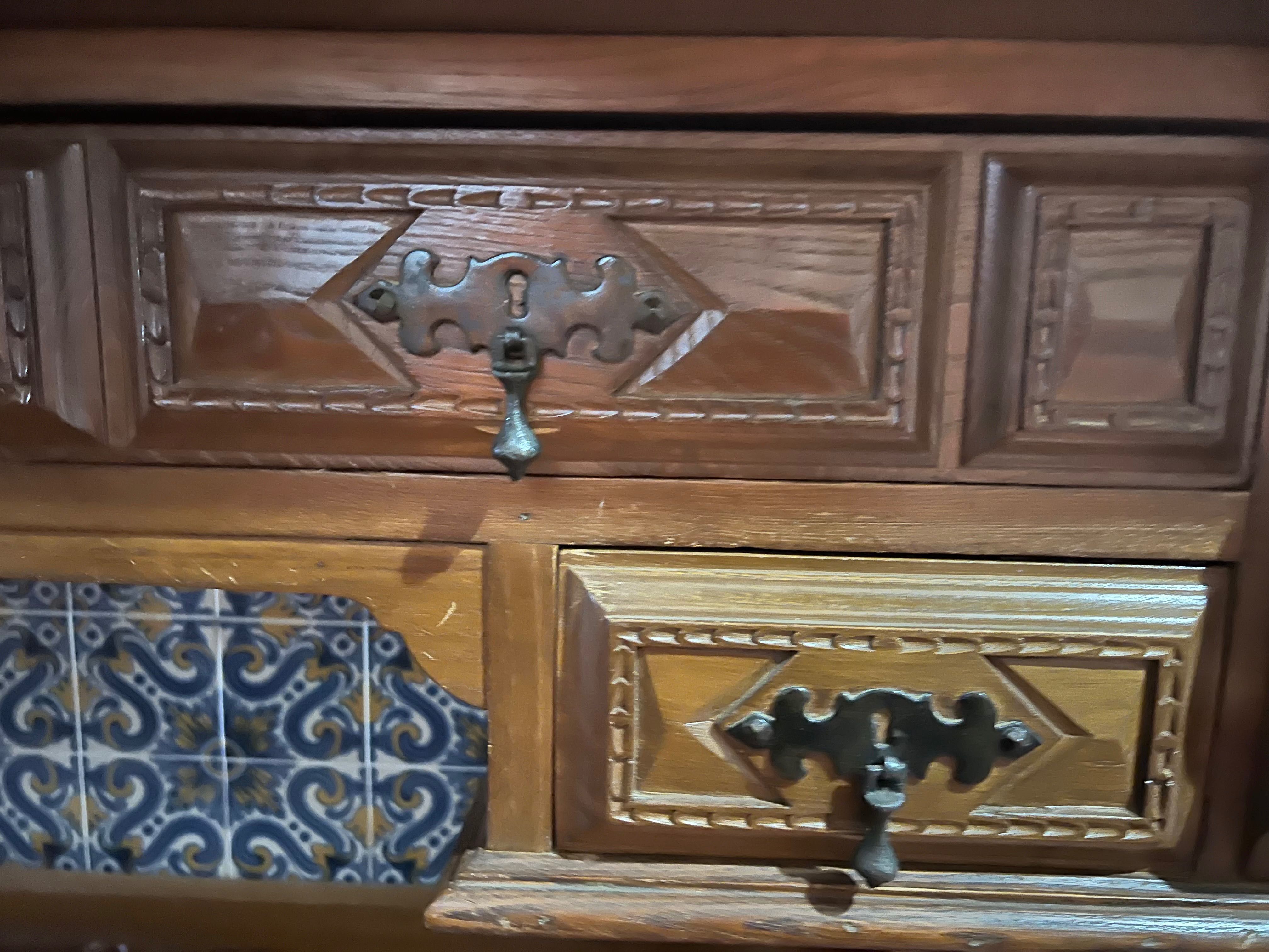 Secretaria madeira