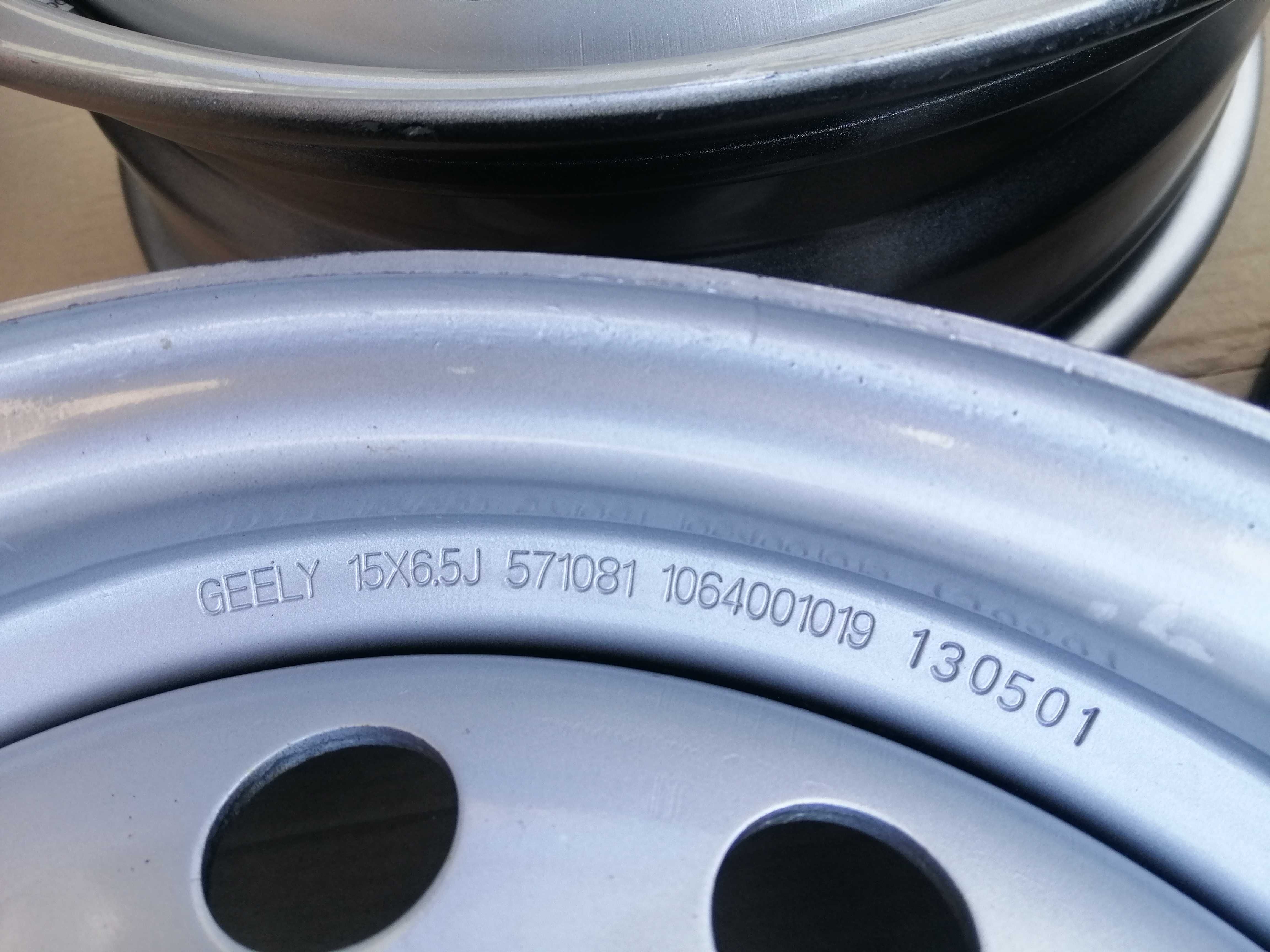 Диски R 15 Geely Emgrand 3 шт. новые сняты с запасок