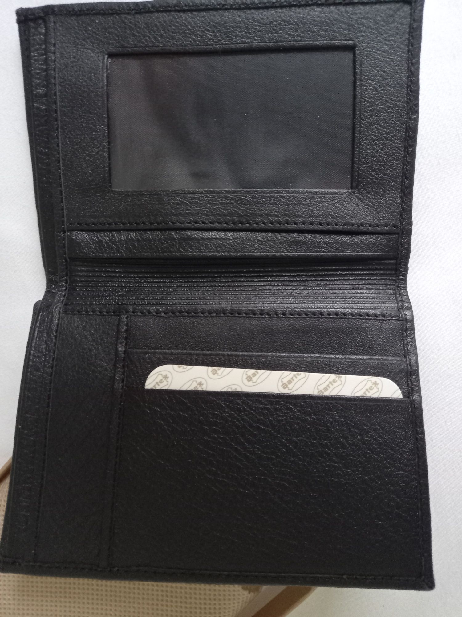 Czarny portfel męski z naturalnej skóry, firma Bartex