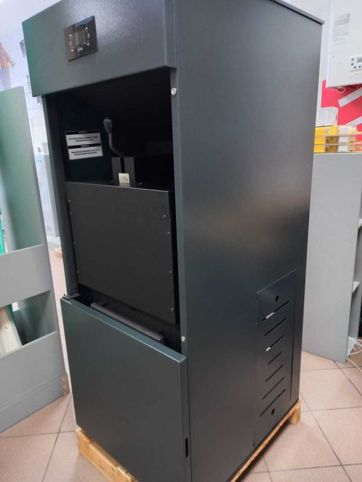 Kocioł Ferroli Biopellet Pro 12kW piec automat na pellet POWYSTAWOWY