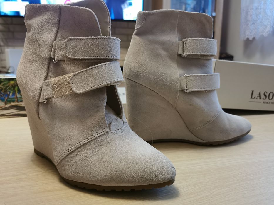 Botki na koturnie roz 38 sztyblety Stradivarius