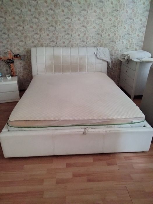Продам ліжко 160*200 обшивка еко шкіра