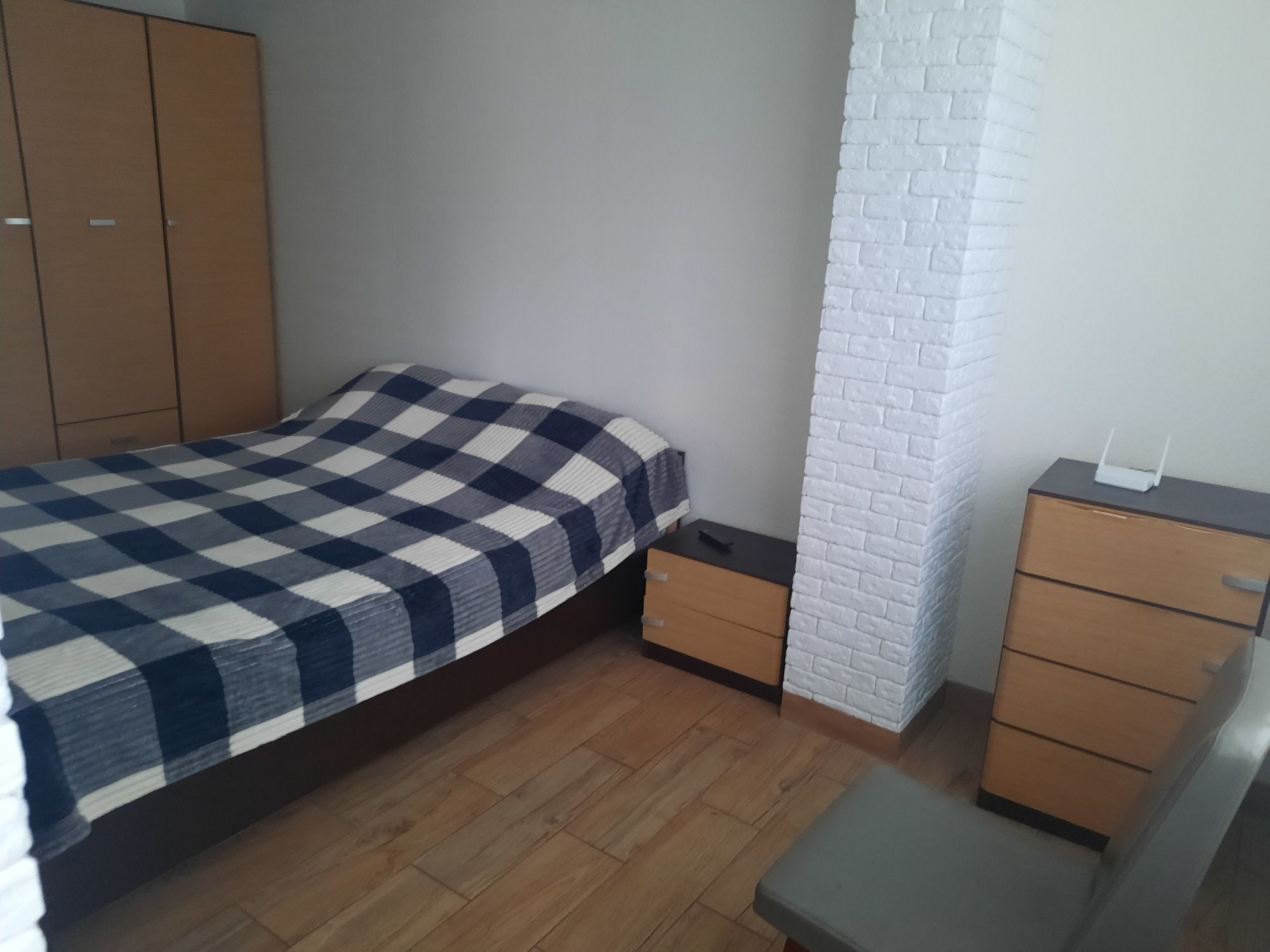Дві окремі кімнати, з балконом і всіма зручностями