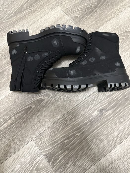 Balenciaga strike boots type