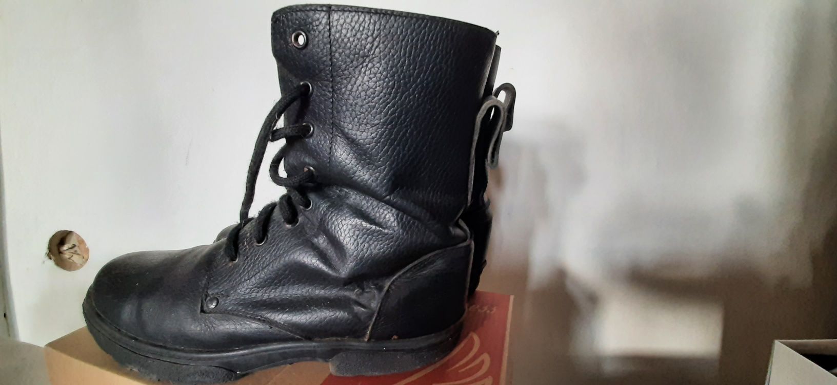 Прода черевики, чоботи з натуральної шкіри 40-41,  26 см