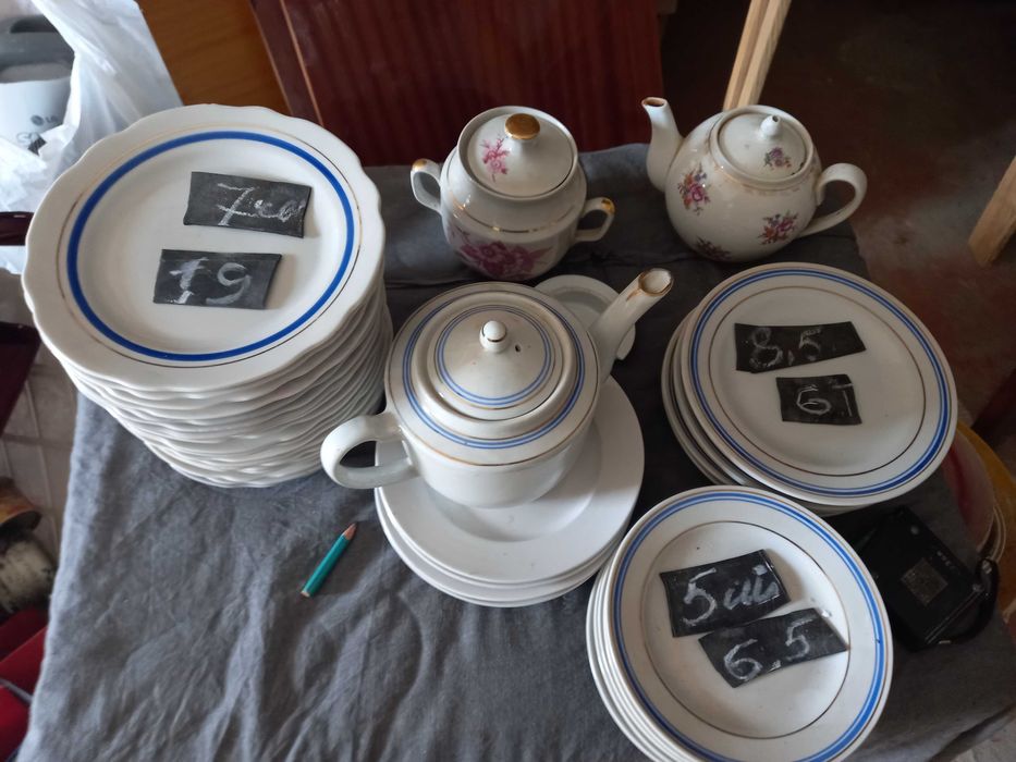 Набор тарелок, три вида