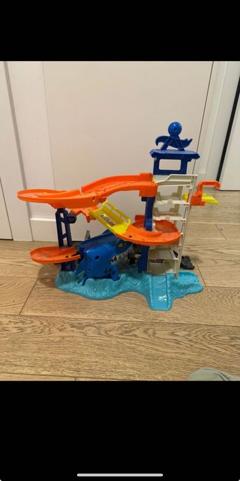 Rekin tor hot wheels