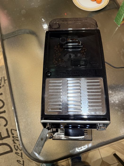 Кавомашина Delonghi Autentica сенсорна