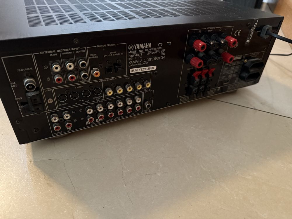 Amplituner Yamaha model RX-V496RDS