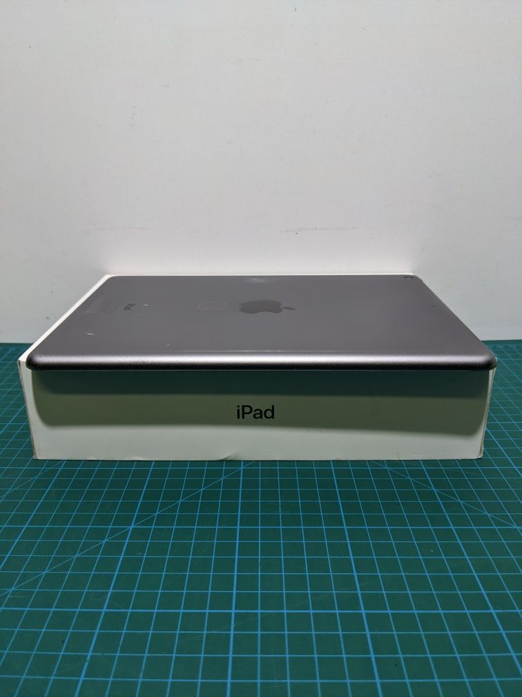 Планшет Apple Ipad Air A1474 16GB Gray (9)