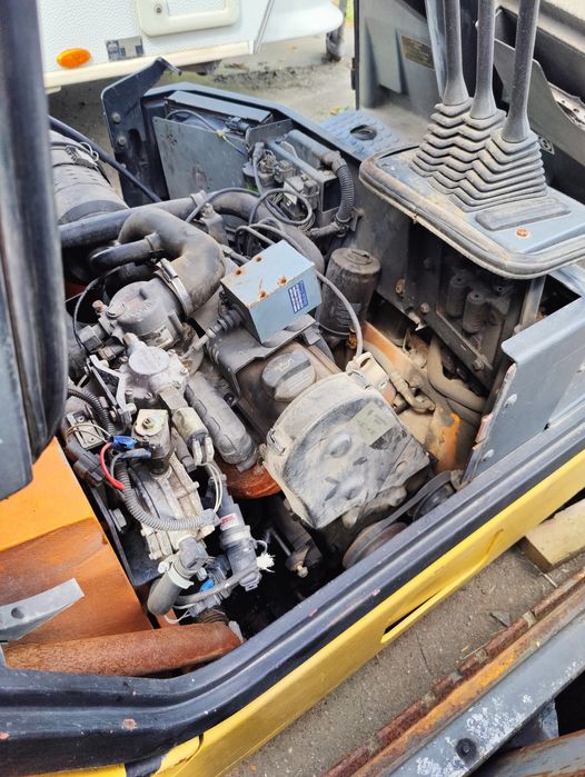 Навантажувач погрузчик кара