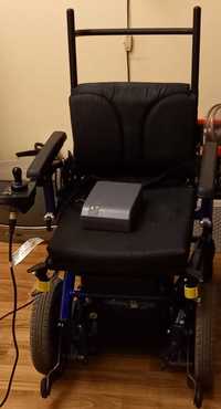 Wózek inwalidzki, elektryczny pokojowo terenowy  Navix