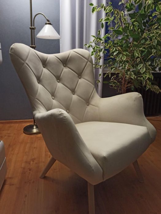 Fotel Uszak LIDO VELVET  produkt Polski.