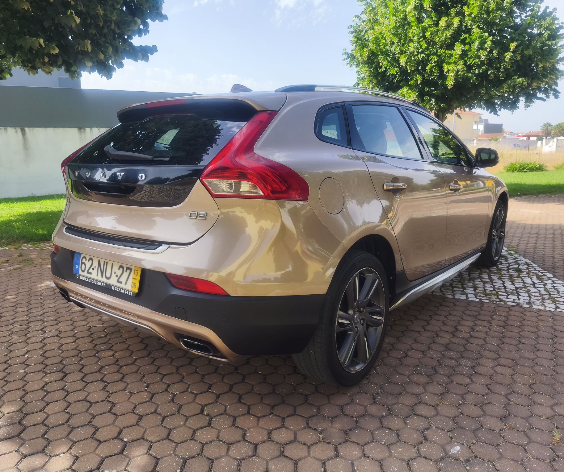 Volvo v40 Cross country