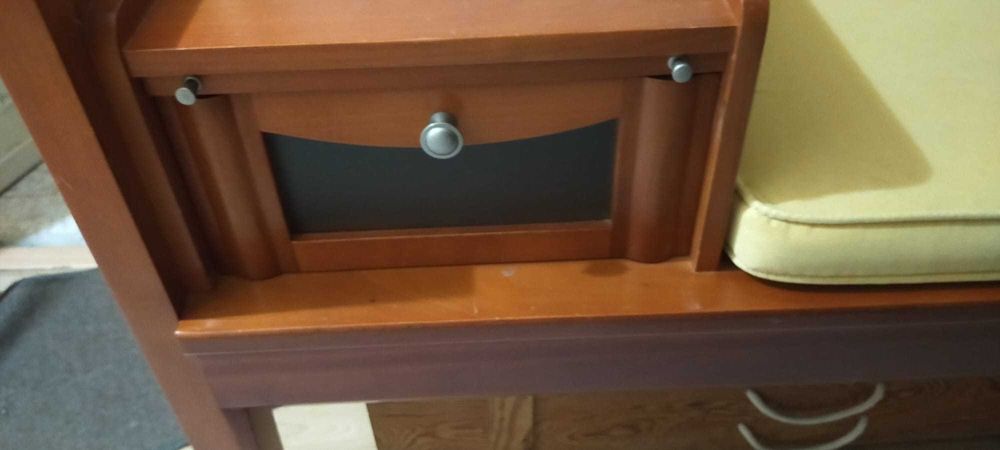 Banco/móvel de entrada