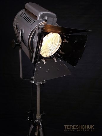 Прожектор на треноге напольный светильник торшер лампа лофт loft ретро