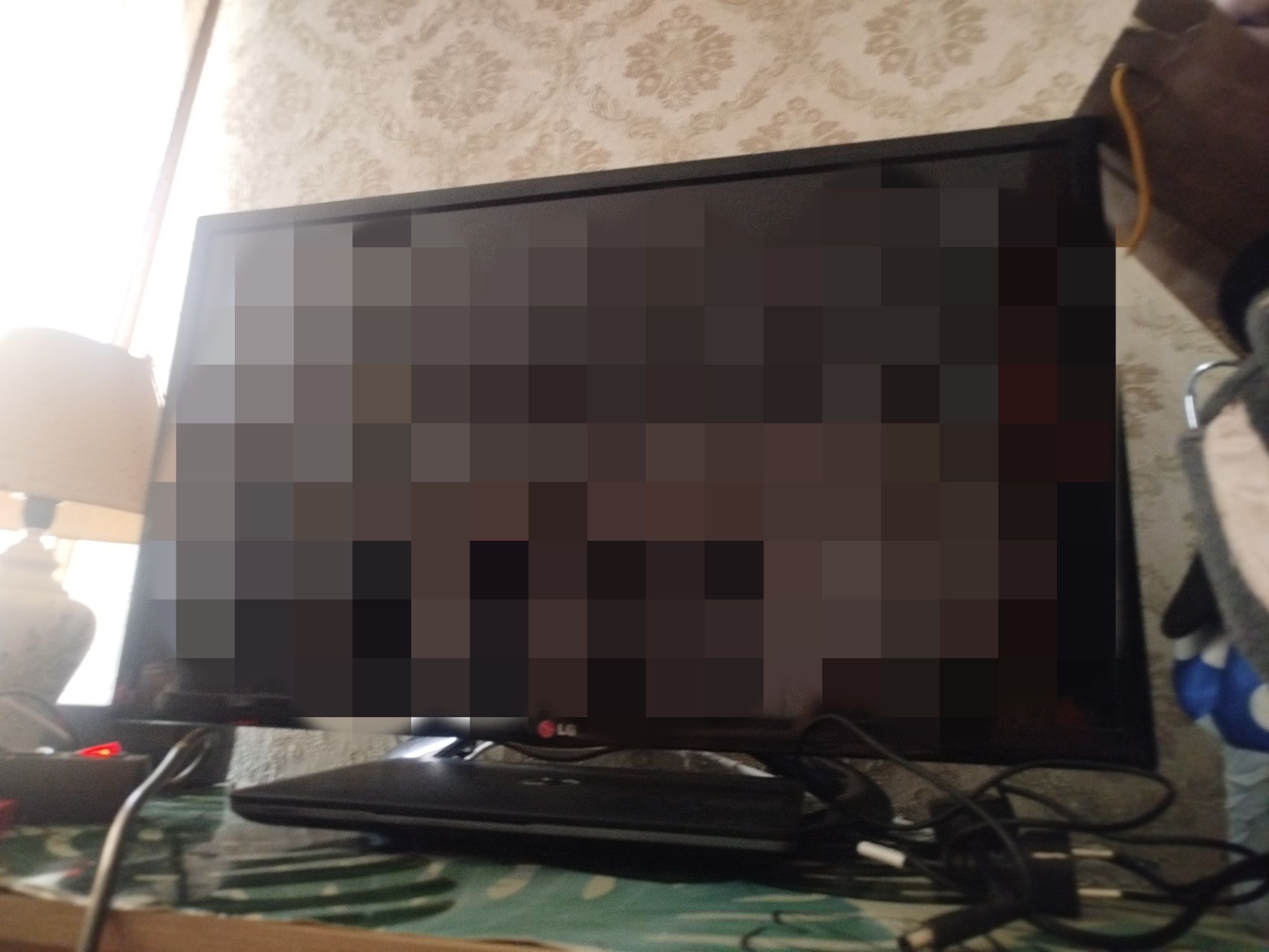 Телевізор LG32 не включається