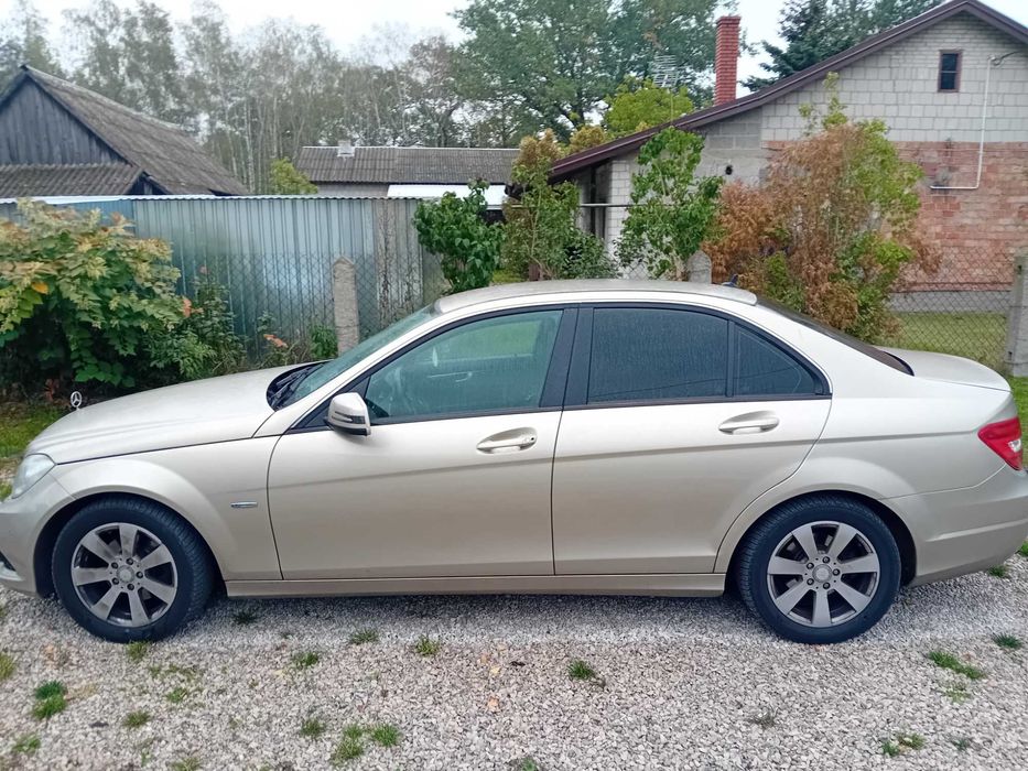 Mercedes C180  2011r.