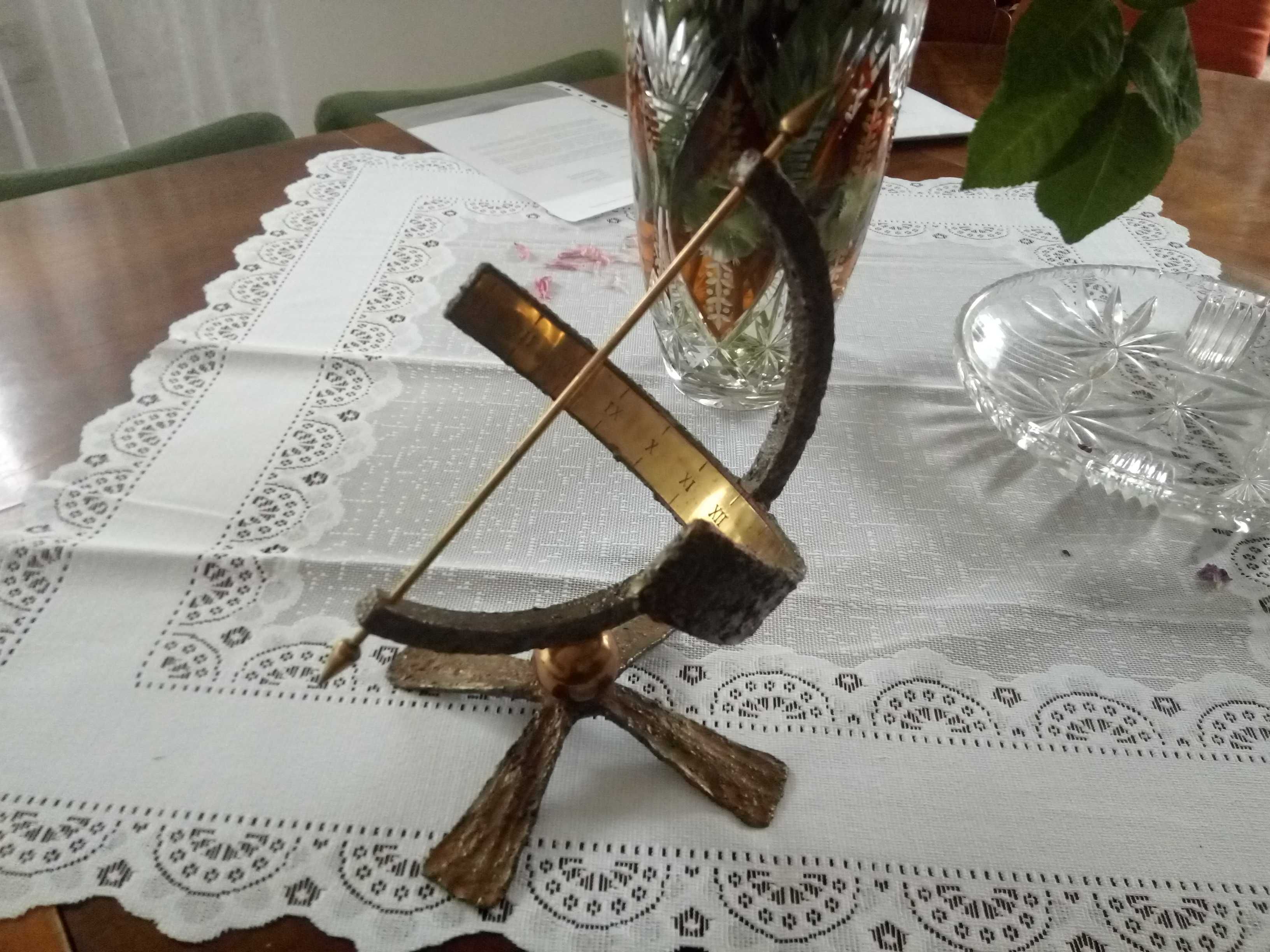 Stylowy zegar słoneczny