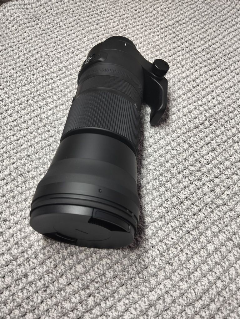 Об'єктив на зображенні — це Sigma 150-600mmmpo