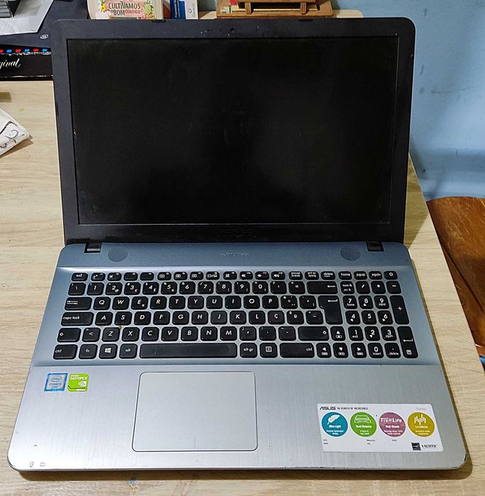 Portátil Asus F541U 4 Mb RAM