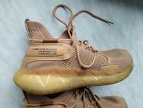 Buty sportowe ze stabilizacją podeszwy r. 42