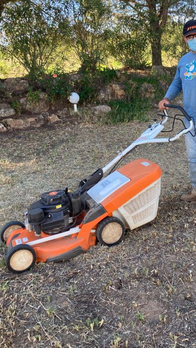 Stihl com motor kawasaki fj 180