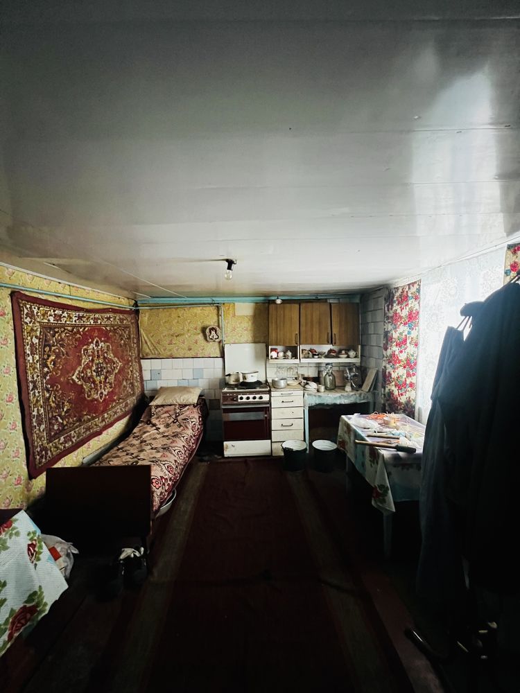 Продам дім , з земельною ділянкою можливий обмін на каартиру