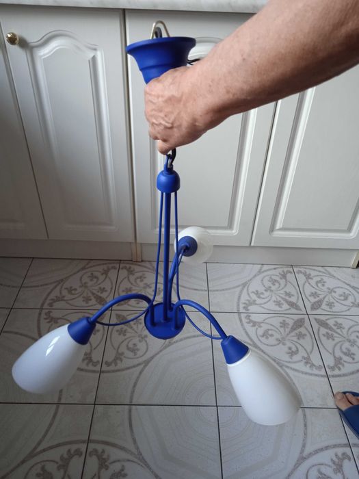 Żyrandol 3 - ramienny metalowy niebieski wys. 62 cm