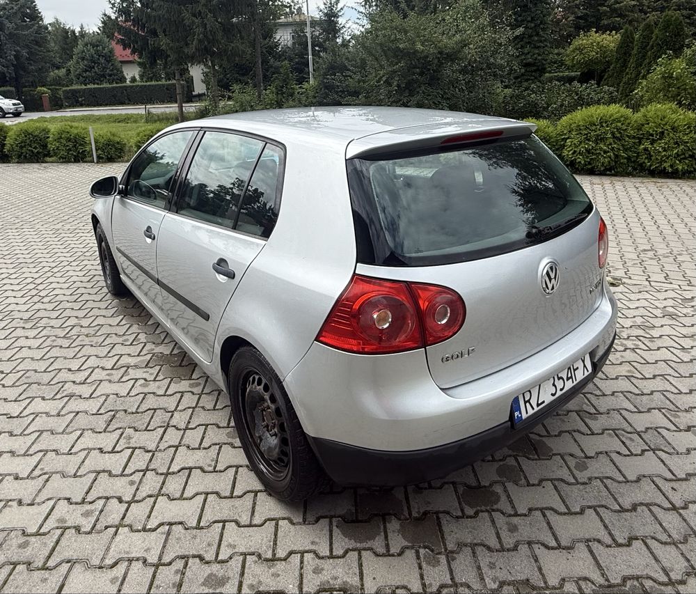 Volkswagen golf V 1.9 TDI BKC