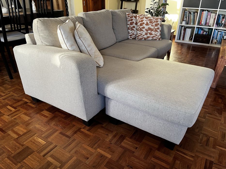 Sofá com chaise longue Gato Preto quase novo