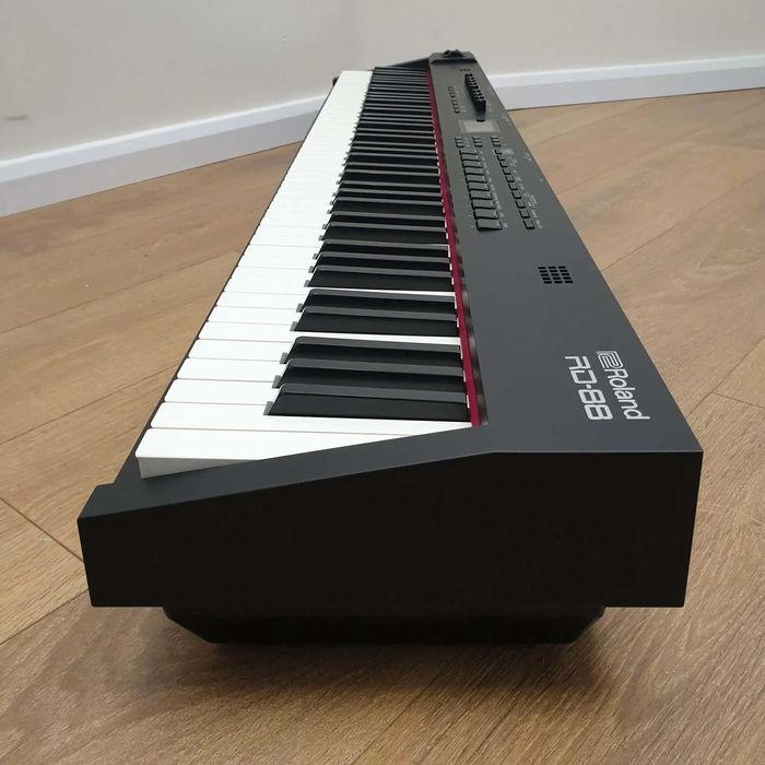 Piano Digital Roland RD-88