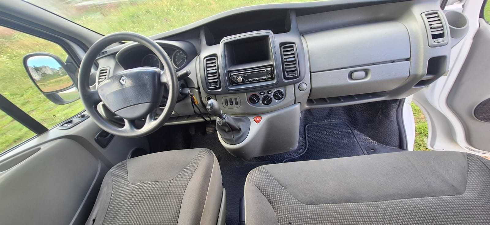 Renault Trafic / 6cio osobowy / zabudowa - brygadówka / 2.0 Diesel