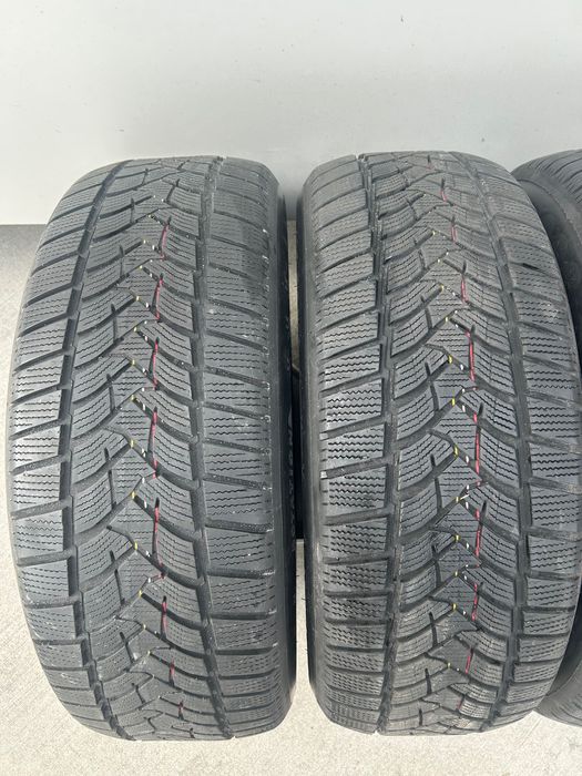 Шини DUNLOP 235/55R19