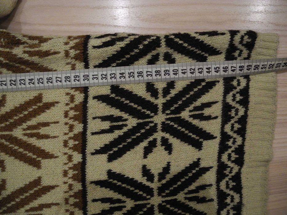 Свитер женский бежевый