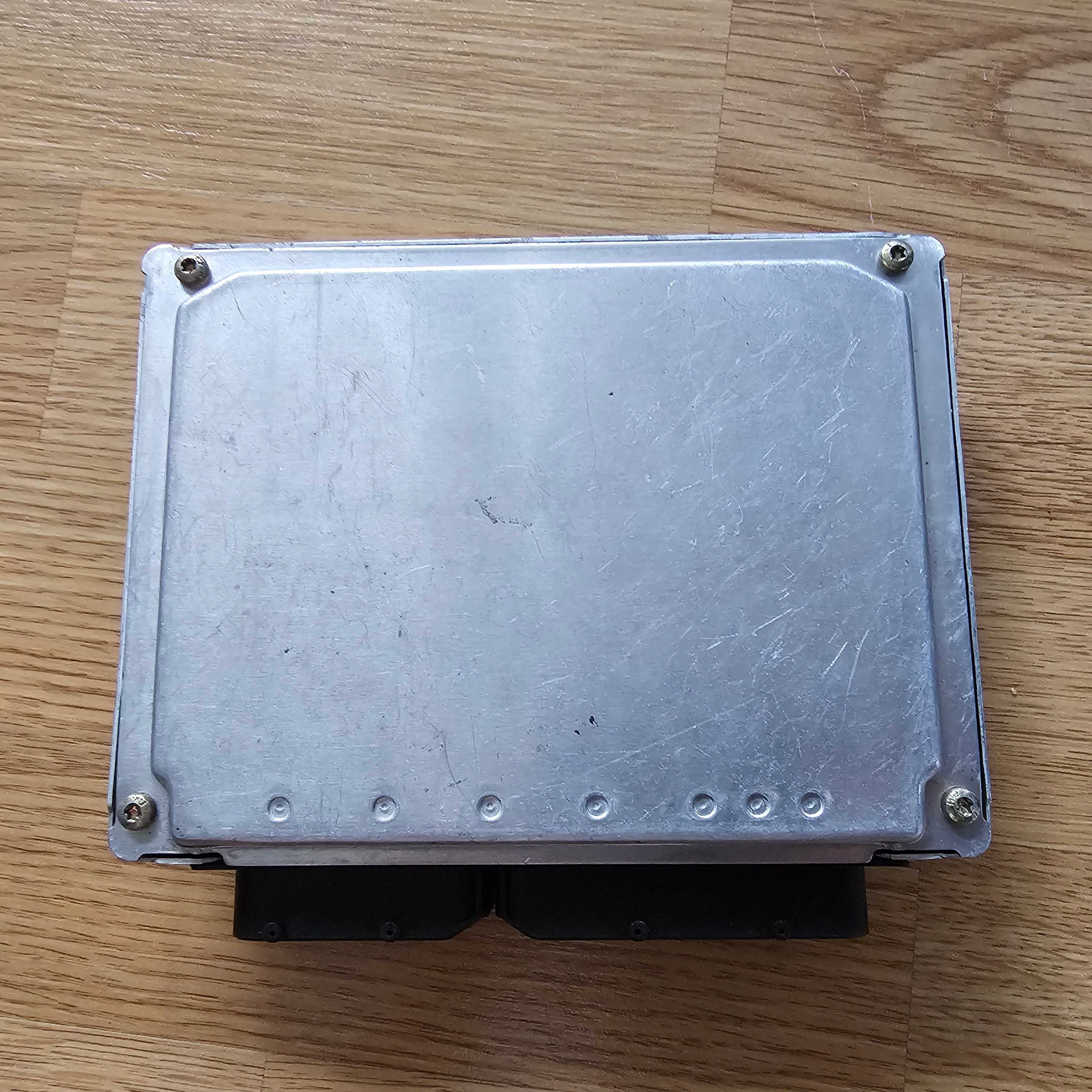 Sterownik silnika Audi S4 B5 2.7 Biturbo AGB 8d0.907551d