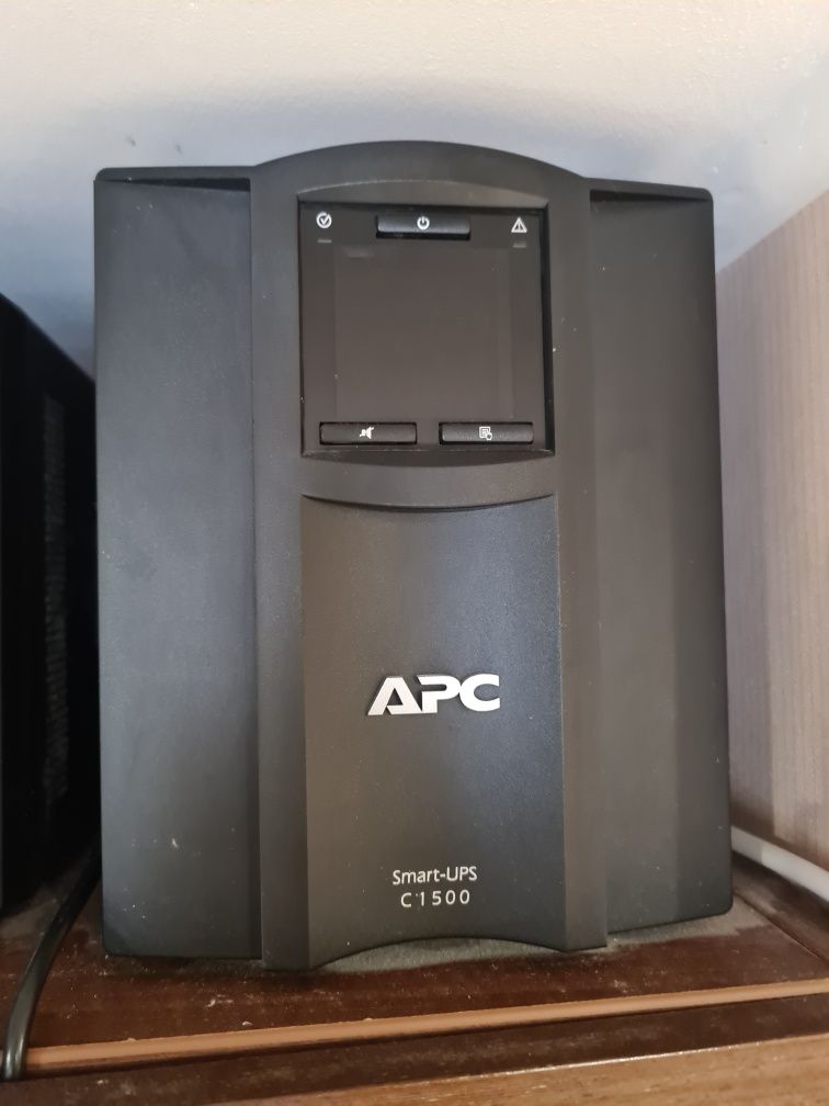 APC SMC 1500ВА с 2 внешними аккумуляторами 12В 80ач Чистая синусоида